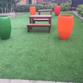 Rumput tiruan tiruan sintetik berkualiti tinggi untuk taman rumah